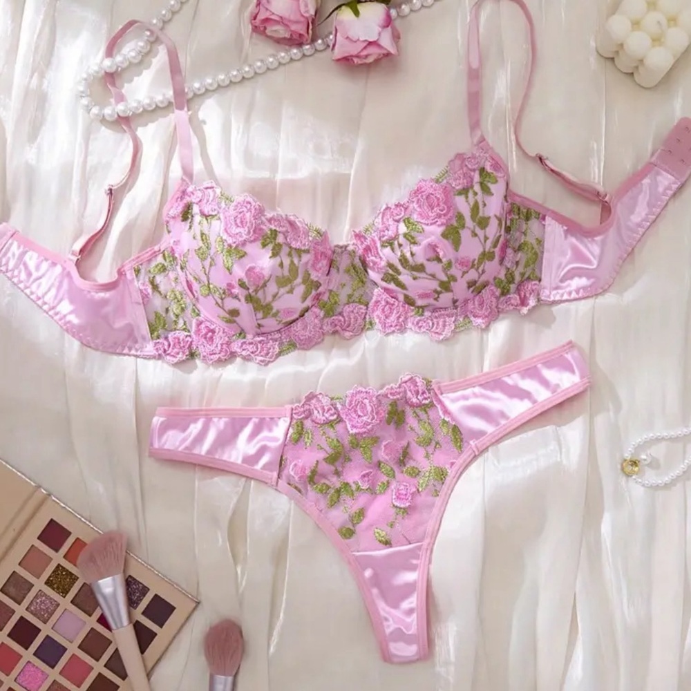 New sexy boho pink floral underwire bra panty set thong L and XL available​​